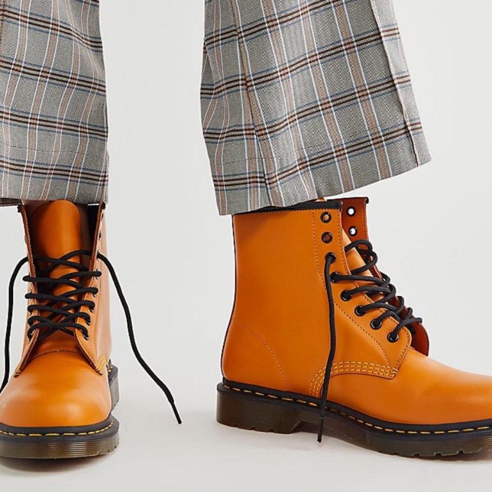 Doc Martens 1460 Smooth Lace-Up Boots
